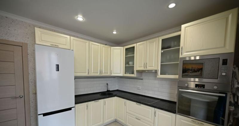 2-комн. квартира, 65 м², 10/17 этаж