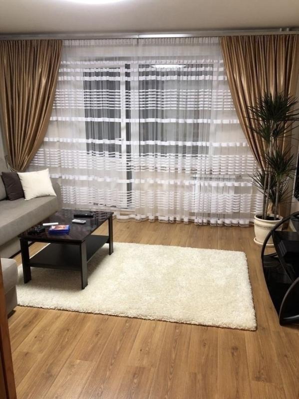 2-комн. квартира, 42 м², 3/5 этаж
