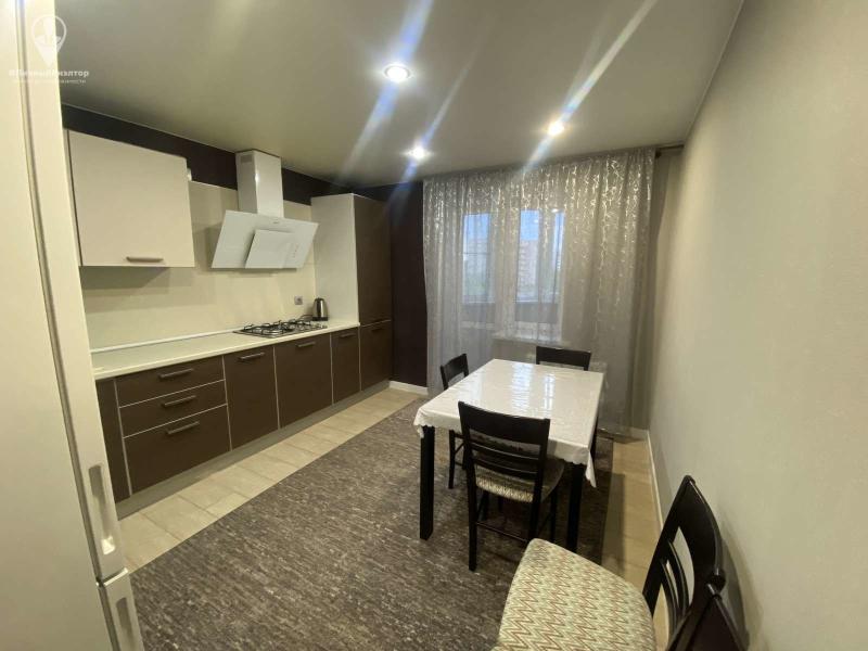 2-комн. квартира, 62 м², 4/10 этаж