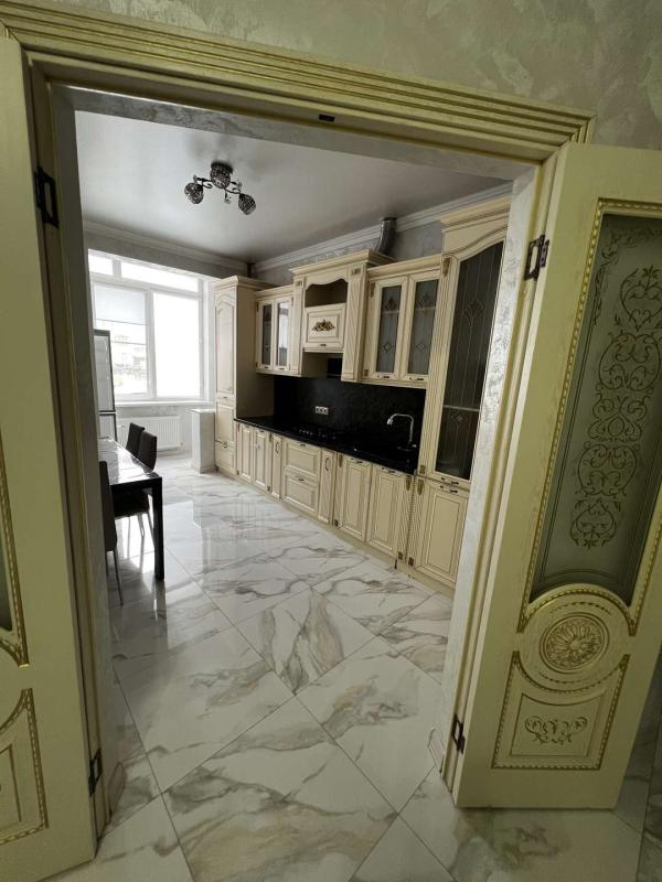 1-комн. квартира, 57 м², 1/9 этаж