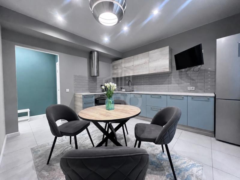 2-комн. квартира, 62 м², 3/8 этаж