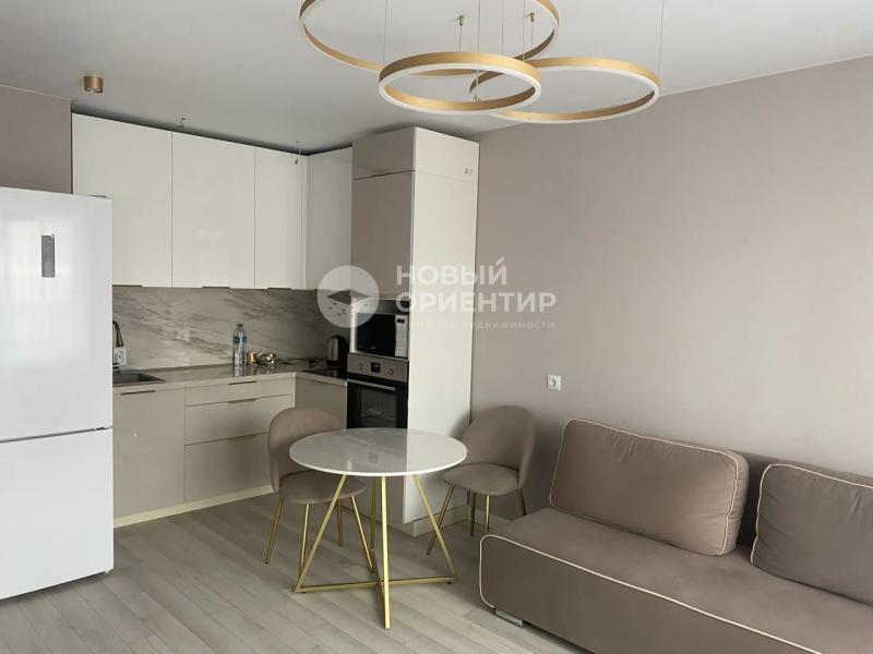 2-комн. квартира, 37 м², 22/33 этаж