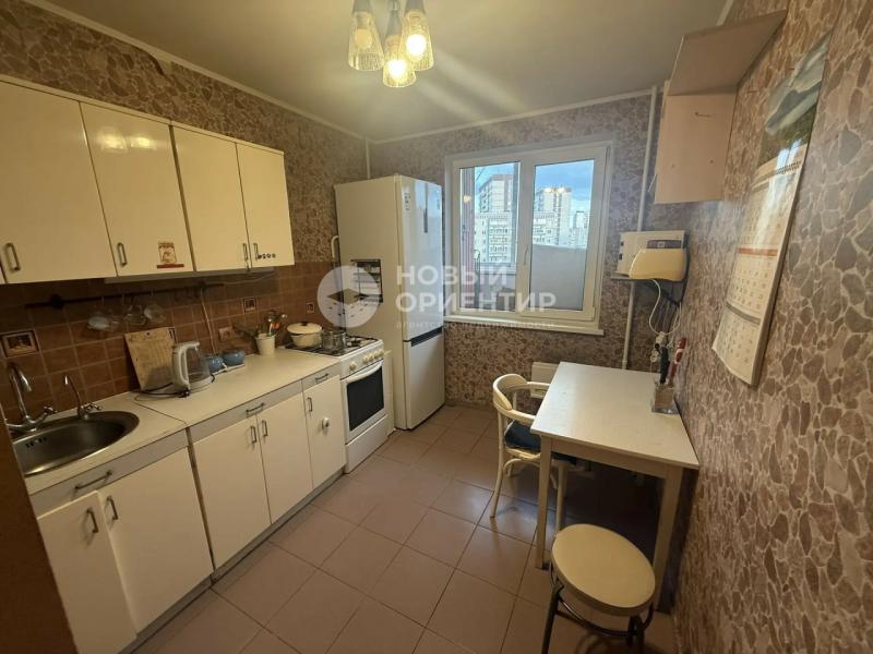 2-комн. квартира, 49 м², 6/9 этаж