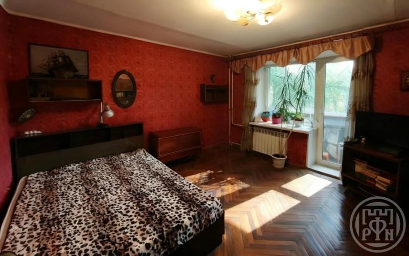 2-комн. квартира, 56 м², 2/5 этаж