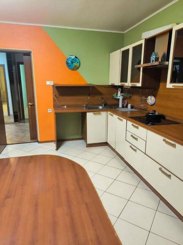 2-комн. квартира, 57 м², 4/5 этаж