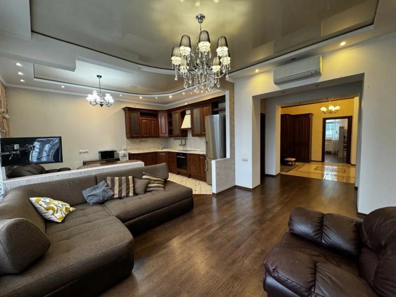 3-комн. квартира, 130 м², 7/9 этаж