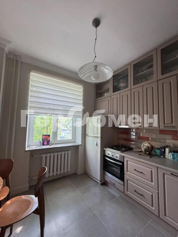 2-комн. квартира, 60 м², 2/5 этаж
