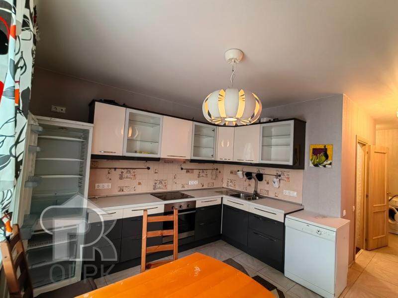 3-комн. квартира, 93 м², 11/18 этаж