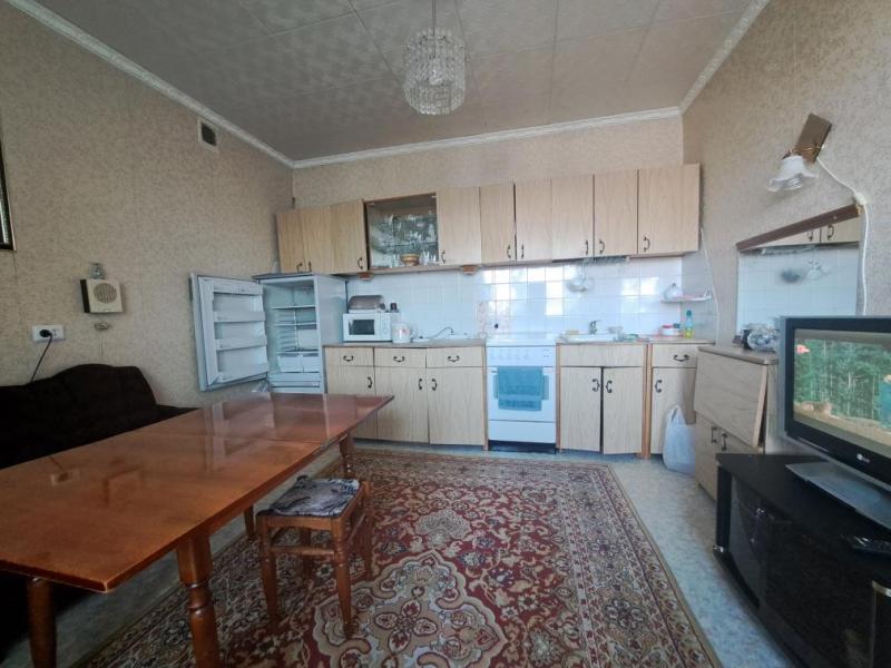 2-комн. квартира, 74 м², 4/10 этаж