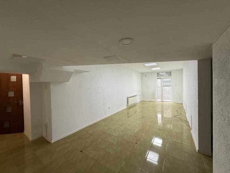7-комн. квартира, 74 м², 1/9 этаж