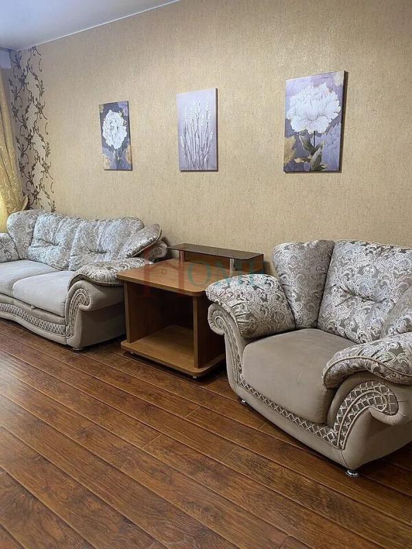 2-комн. квартира, 68 м², 5/18 этаж