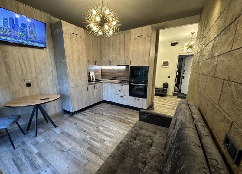 2-комн. квартира, 40 м², 7/19 этаж