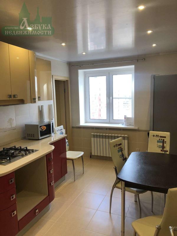 2-комн. квартира, 60 м², 7/10 этаж