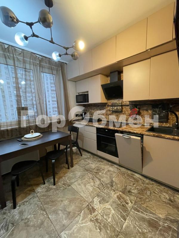 2-комн. квартира, 57 м², 7/17 этаж