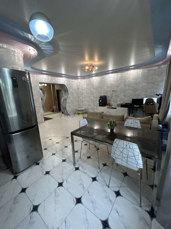 2-комн. квартира, 52 м², 2/5 этаж