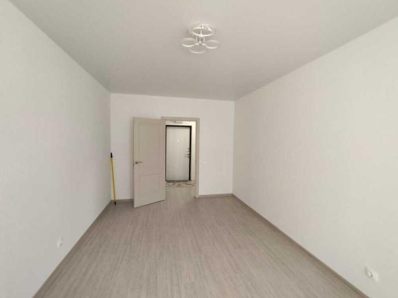 2-комн. квартира, 57 м², 1/18 этаж
