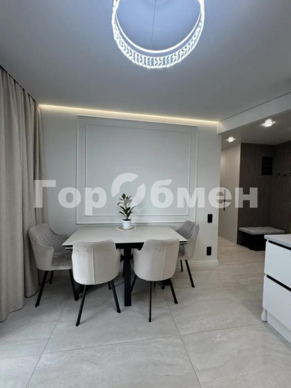 2-комн. квартира, 61 м², 4/13 этаж