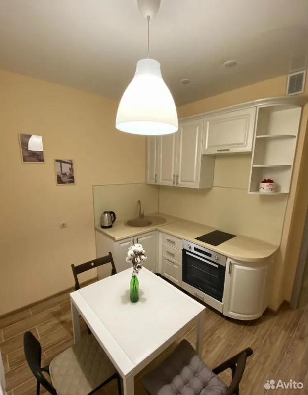 1-комн. квартира, 42 м², 2/16 этаж