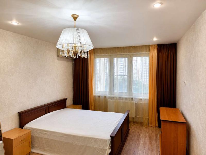 2-комн. квартира, 68 м², 9/17 этаж