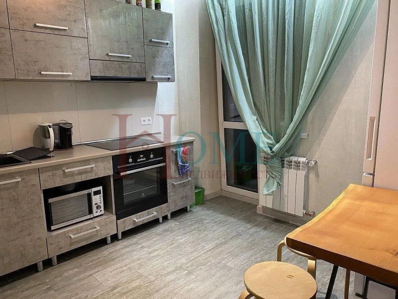 1-комн. квартира, 42 м², 8/25 этаж