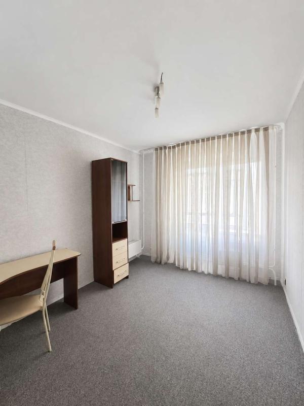 3-комн. квартира, 65 м², 2/10 этаж