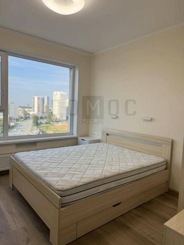 2-комн. квартира, 65 м², 9/17 этаж