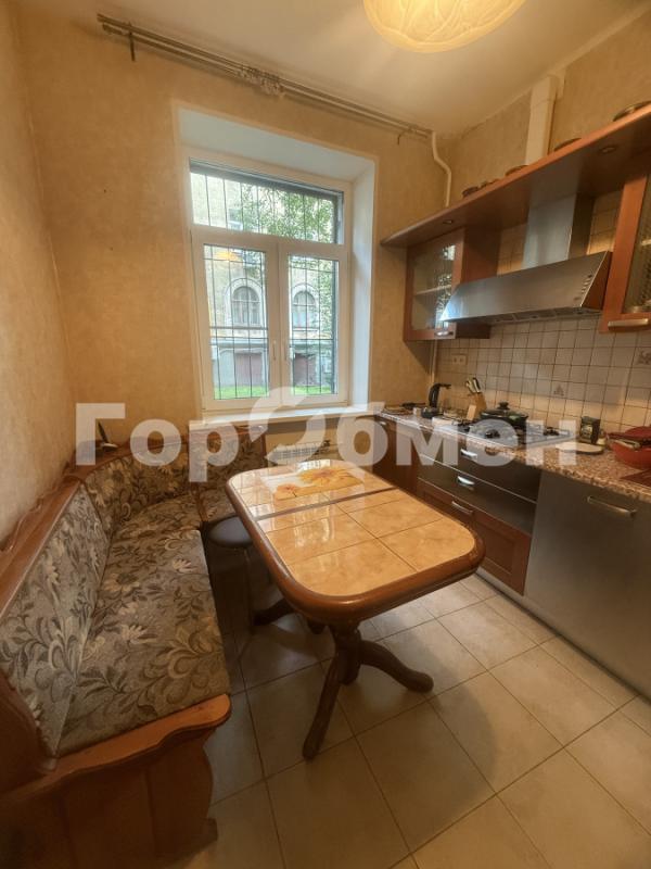 2-комн. квартира, 56 м², 1/5 этаж