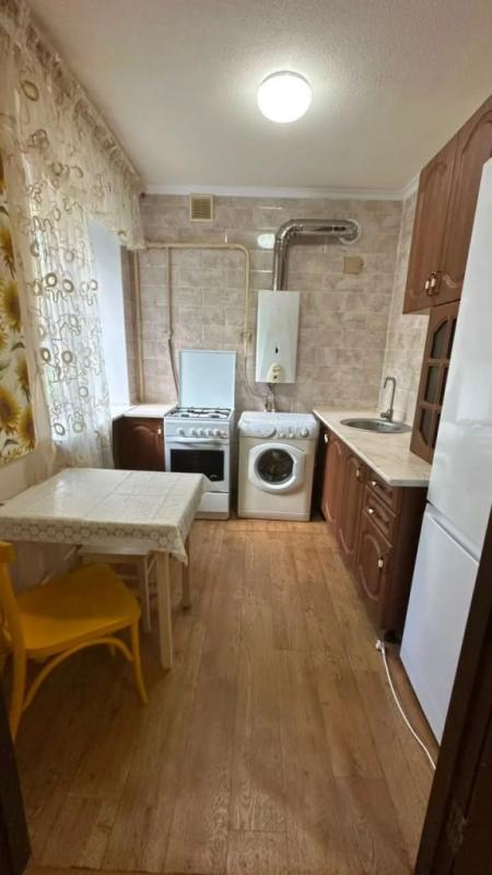 2-комн. квартира, 42 м², 3/5 этаж