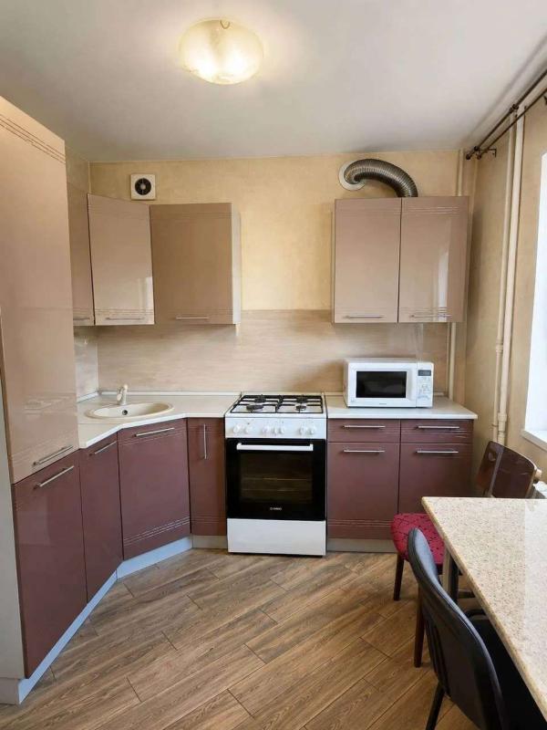 3-комн. квартира, 60 м², 2/5 этаж