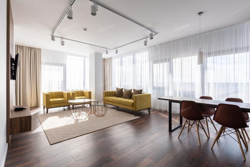 2-комн. квартира, 72 м², 2/8 этаж