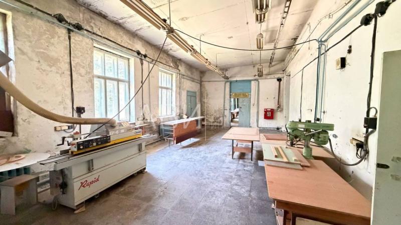 Производство, 2 500 м²