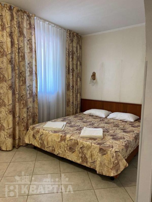 1 комната в 200-комнатной квартире