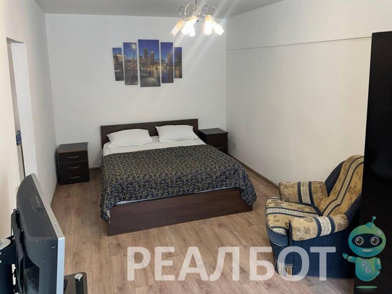 1 комната в 1-комнатной квартире, 32 м²