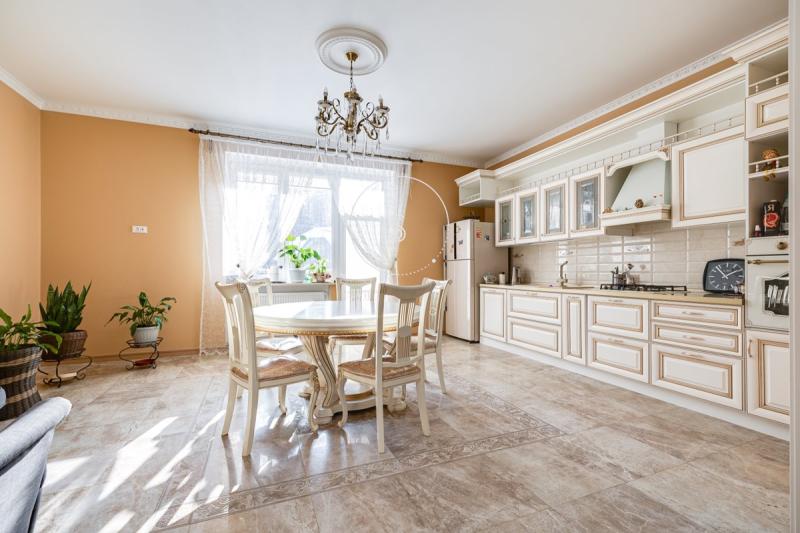 Дом, 750 м², 17 сот.