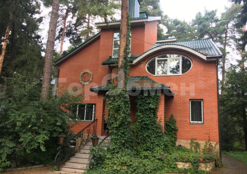 Дом, 400 м², 15 сот.