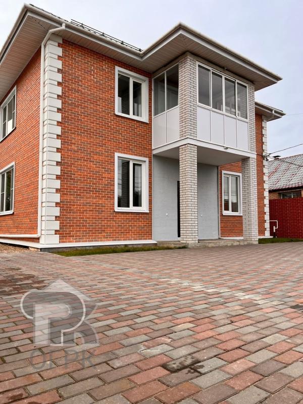 Дом, 180 м², 4 сот.