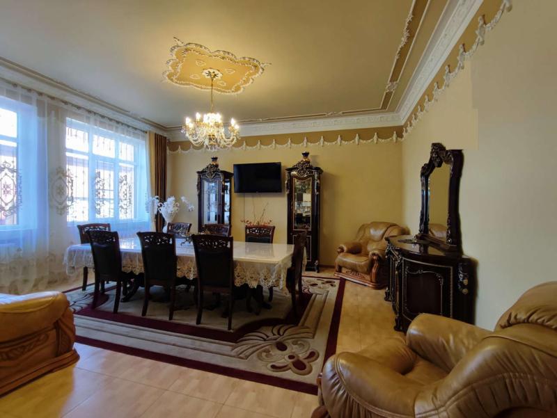 Дом, 320 м², 4 сот.