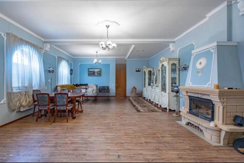 Дом, 380 м², 20 сот.