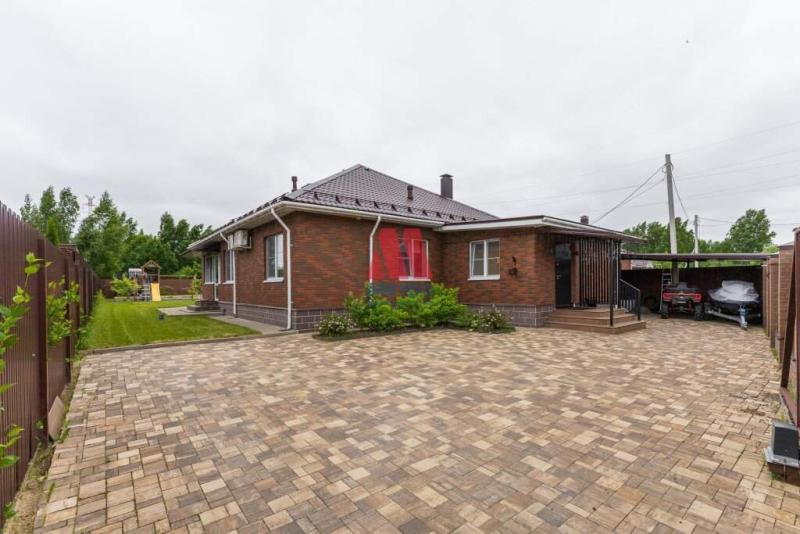 Дом, 180 м², 10 сот.