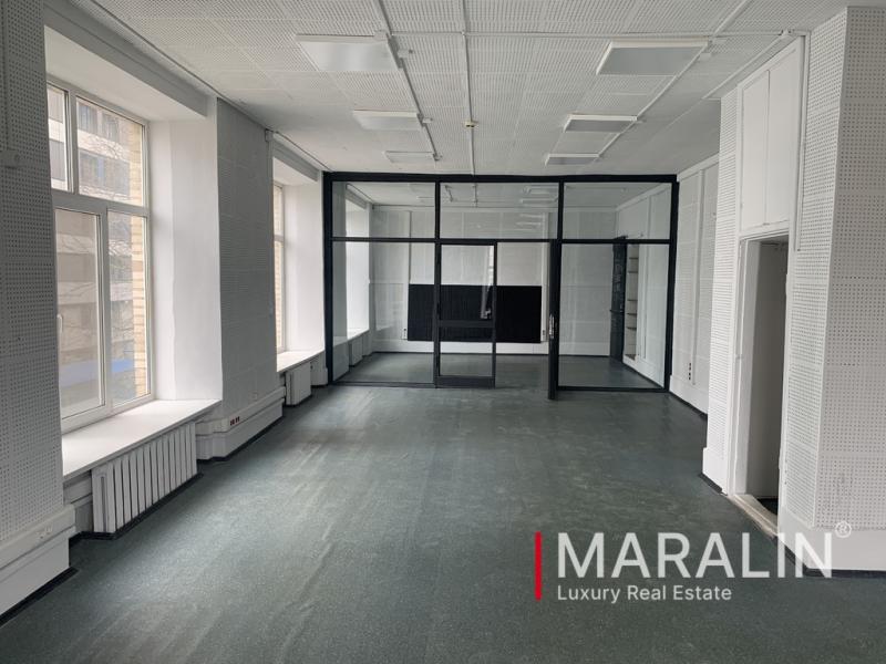 Офис, 1 300 м²