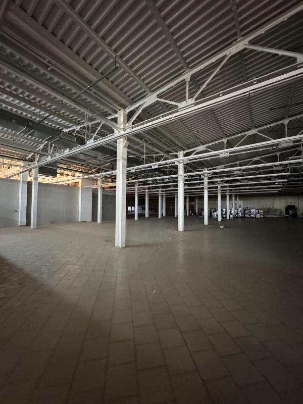 Склад, 3 700 м²